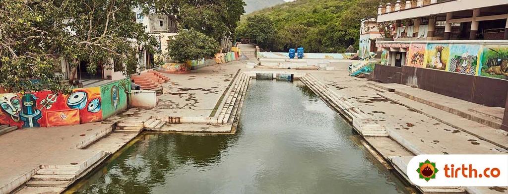Damodar Kund-temple-cover